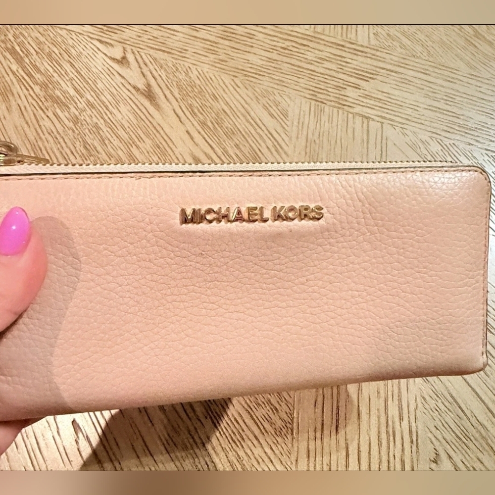 MICHAEL KORS JET SET TRAVEL LARGE 3/4 ZIP WALLET In PEACH NEW GOLD
